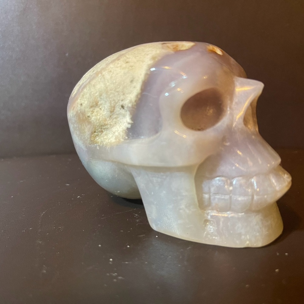 Gorgeous Agate Skull. 492 gr, 17.37 oz, 1.085 lb